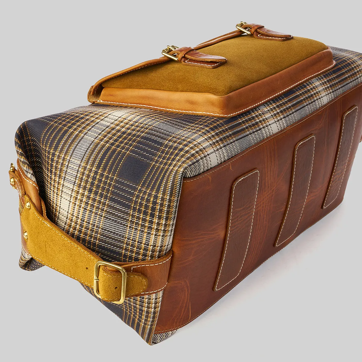 Sutton CEO Duffel #207 | LE